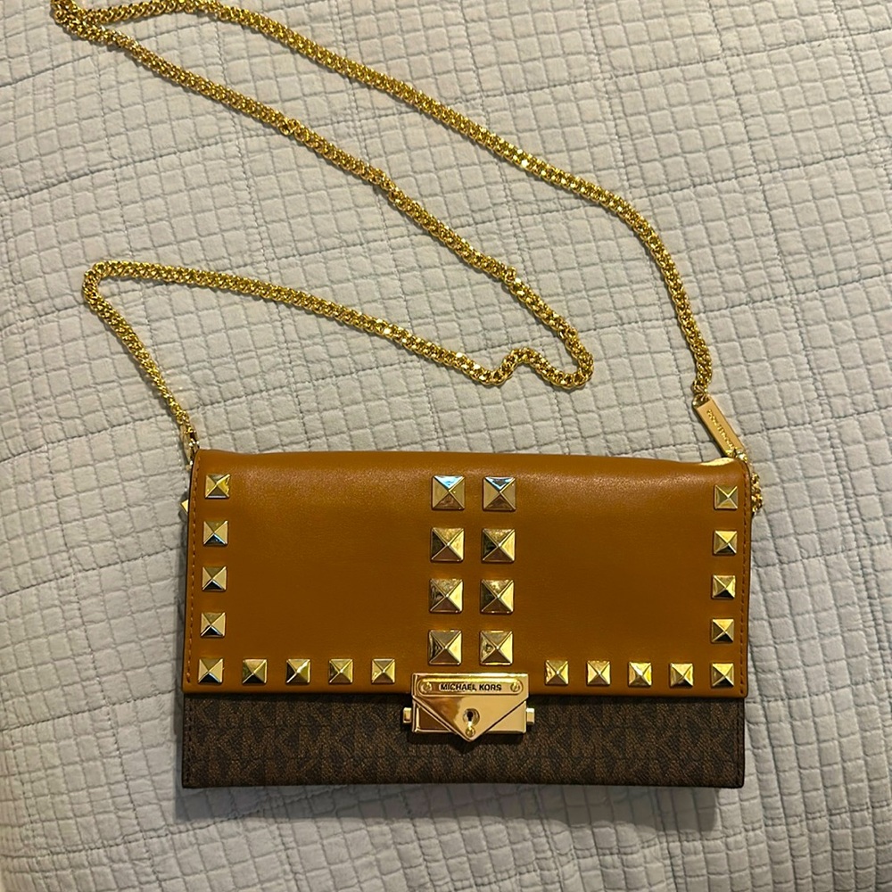 Michael Kors Shoulder Purse with gold chain strap